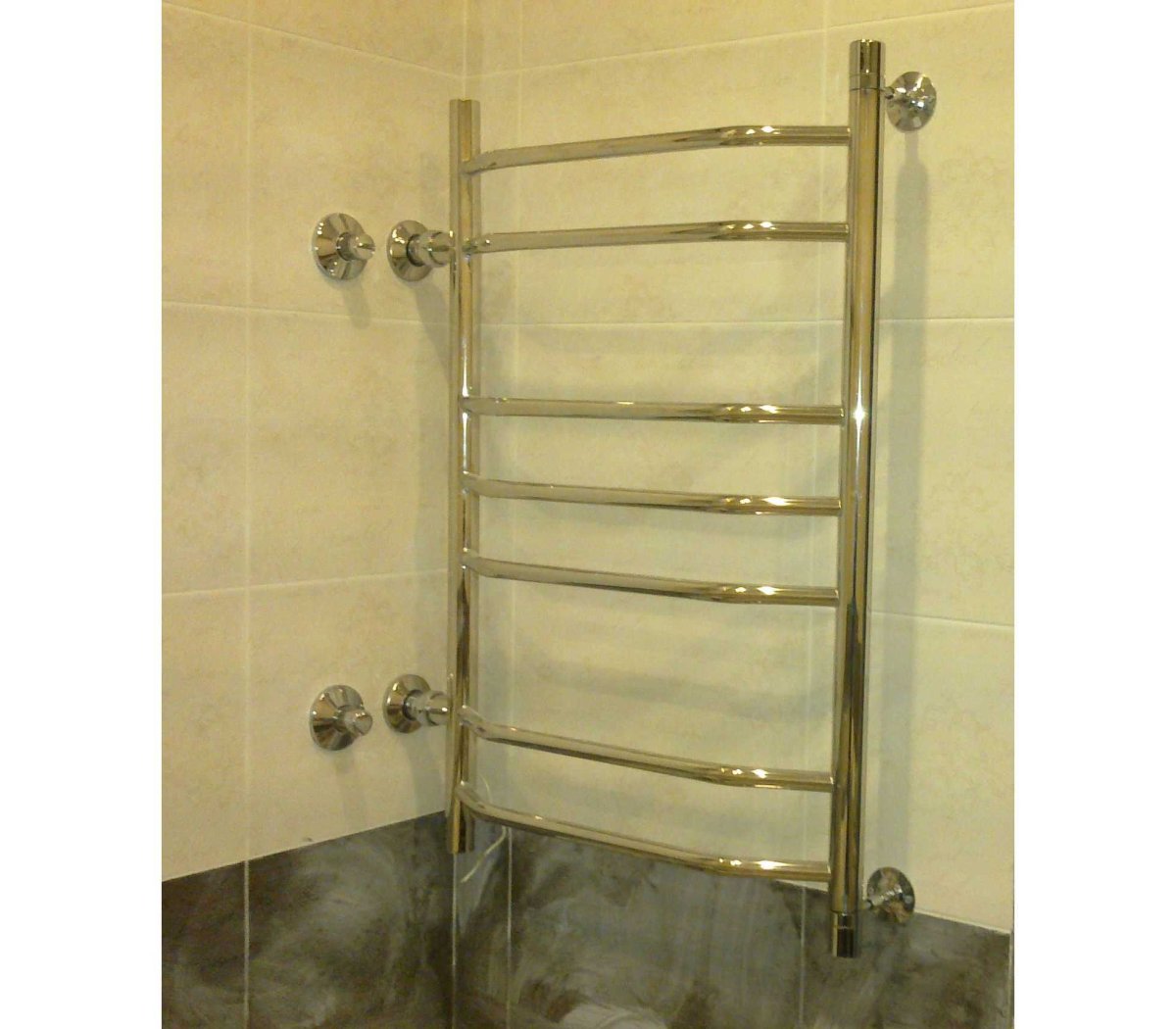 Полотенцесушитель несоосность 5мм