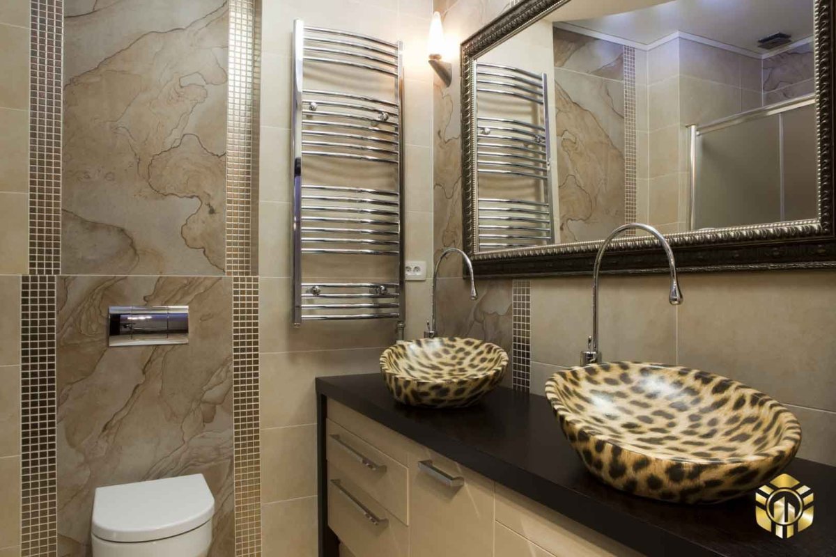 Полотенцесушитель над раковиной