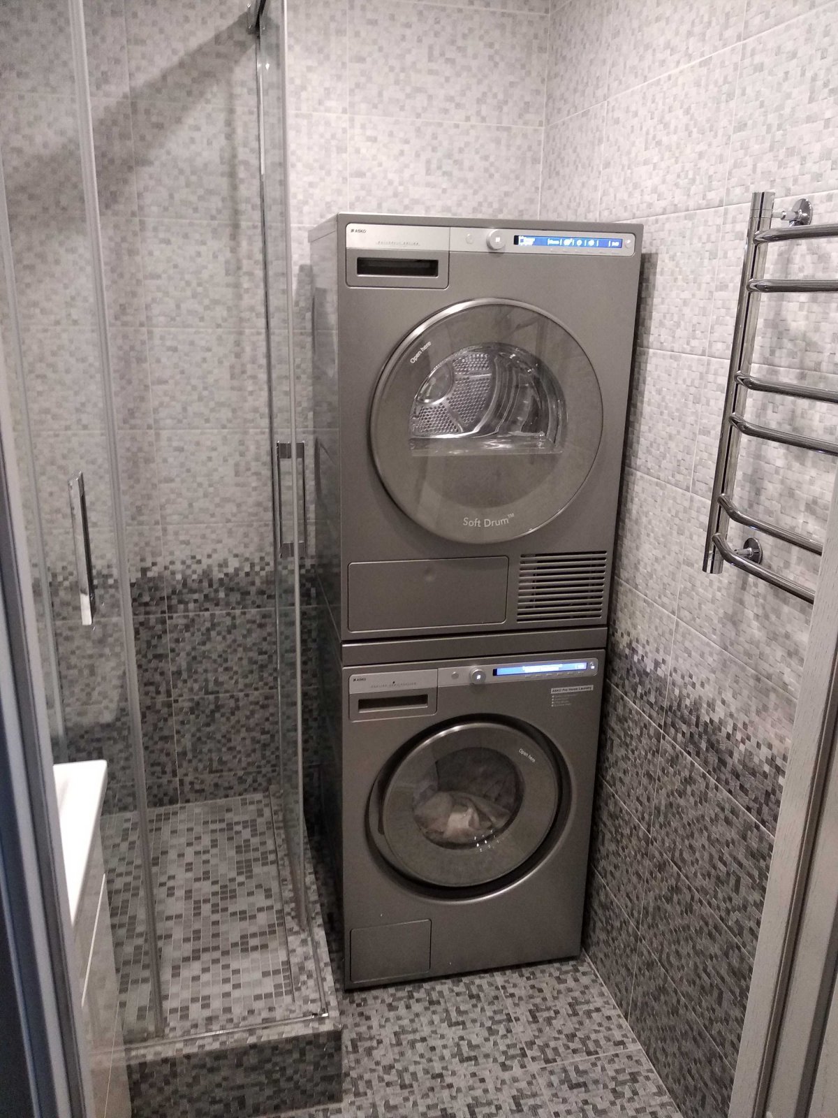 Стирально-сушильная машина pow42646dwmc07