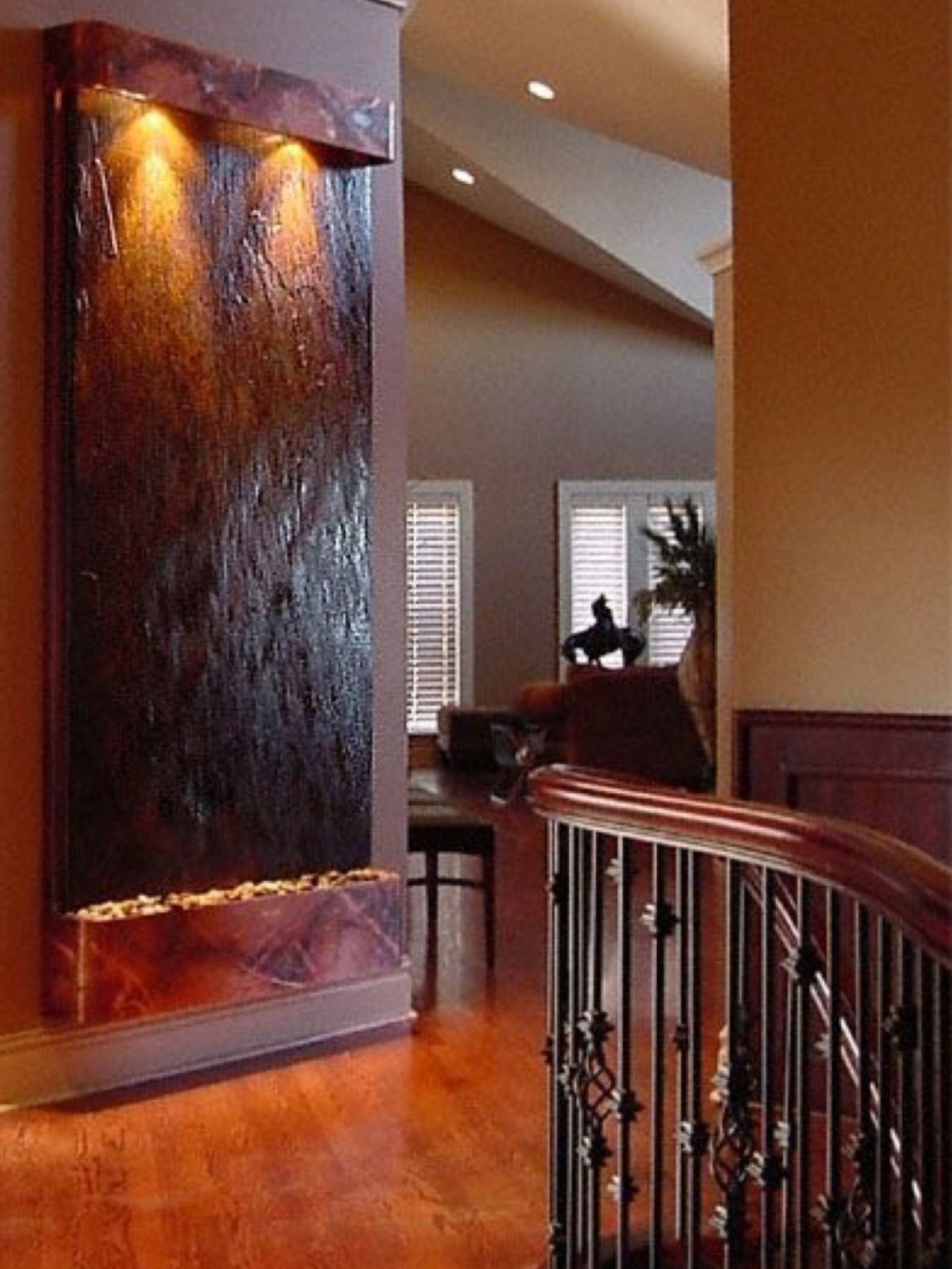 Настенный водопад для квартиры