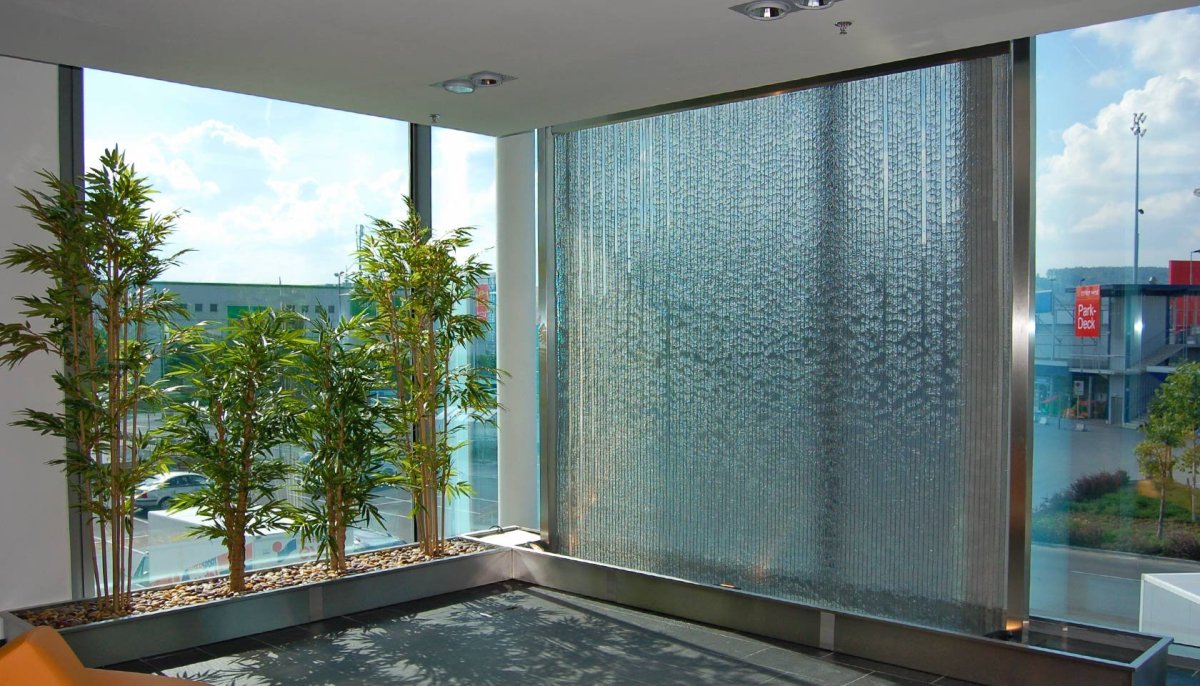 Стена водопад