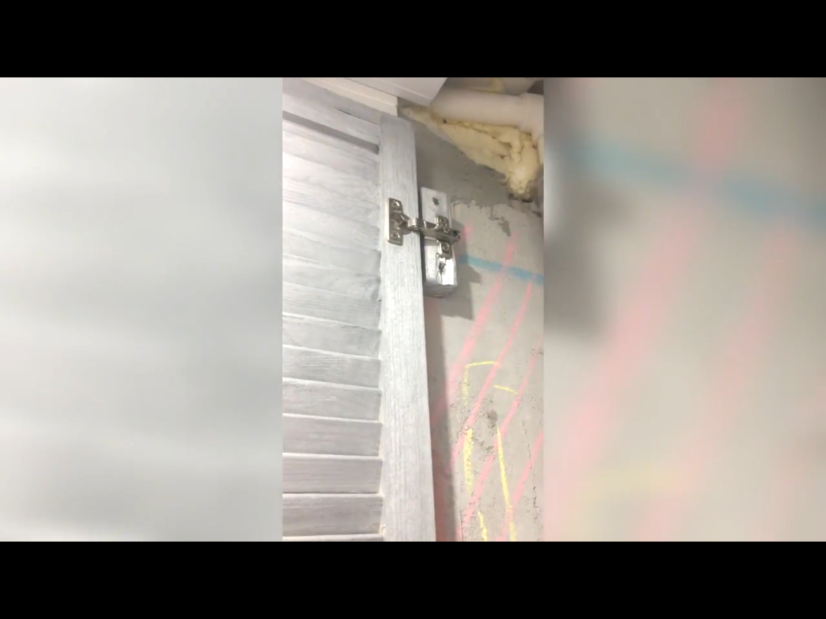 Петли для крепления жалюзийных дверей