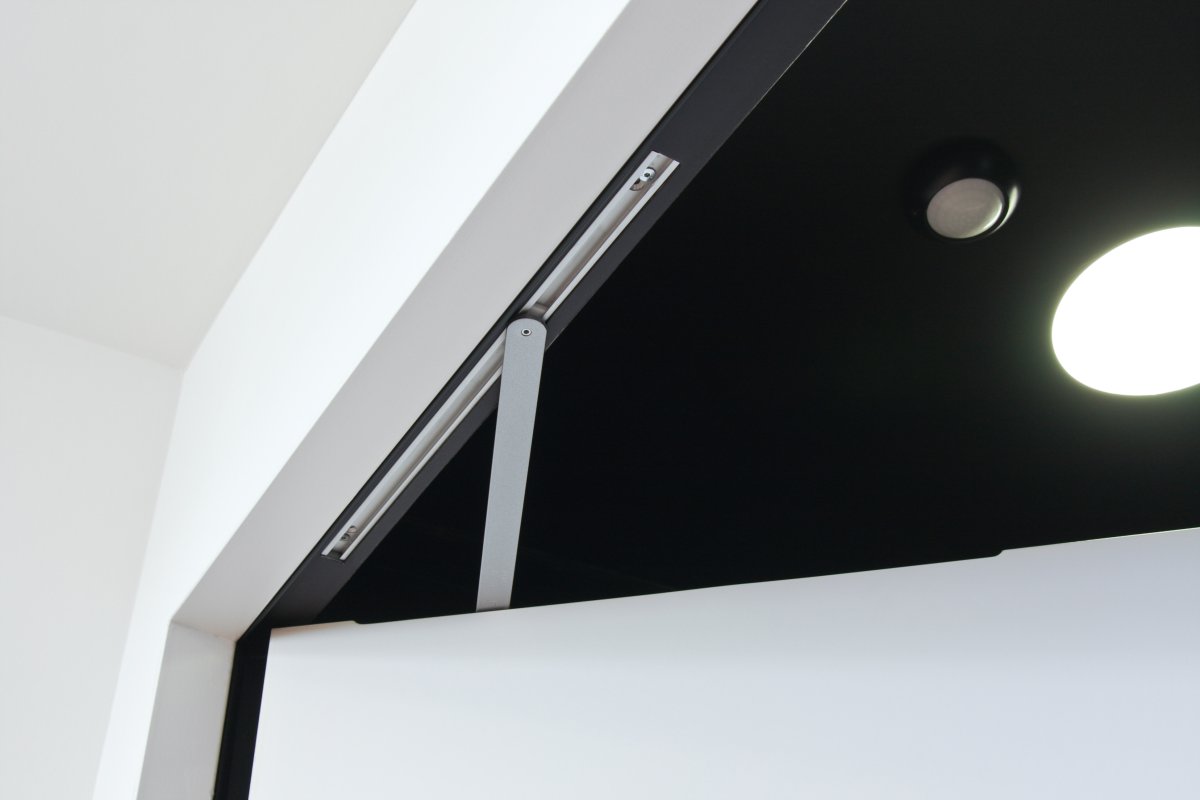 Дверной доводчик Geze Boxer