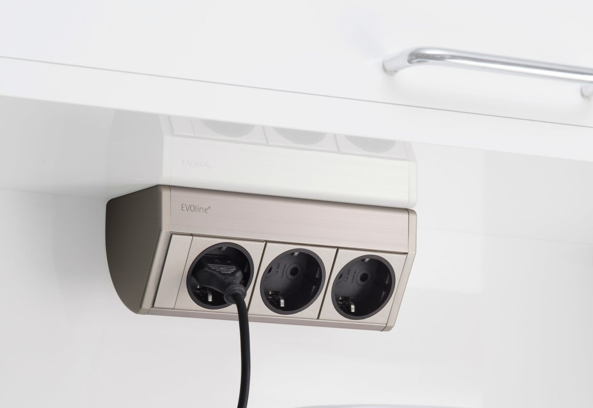 Evoline блок розеток под шкаф