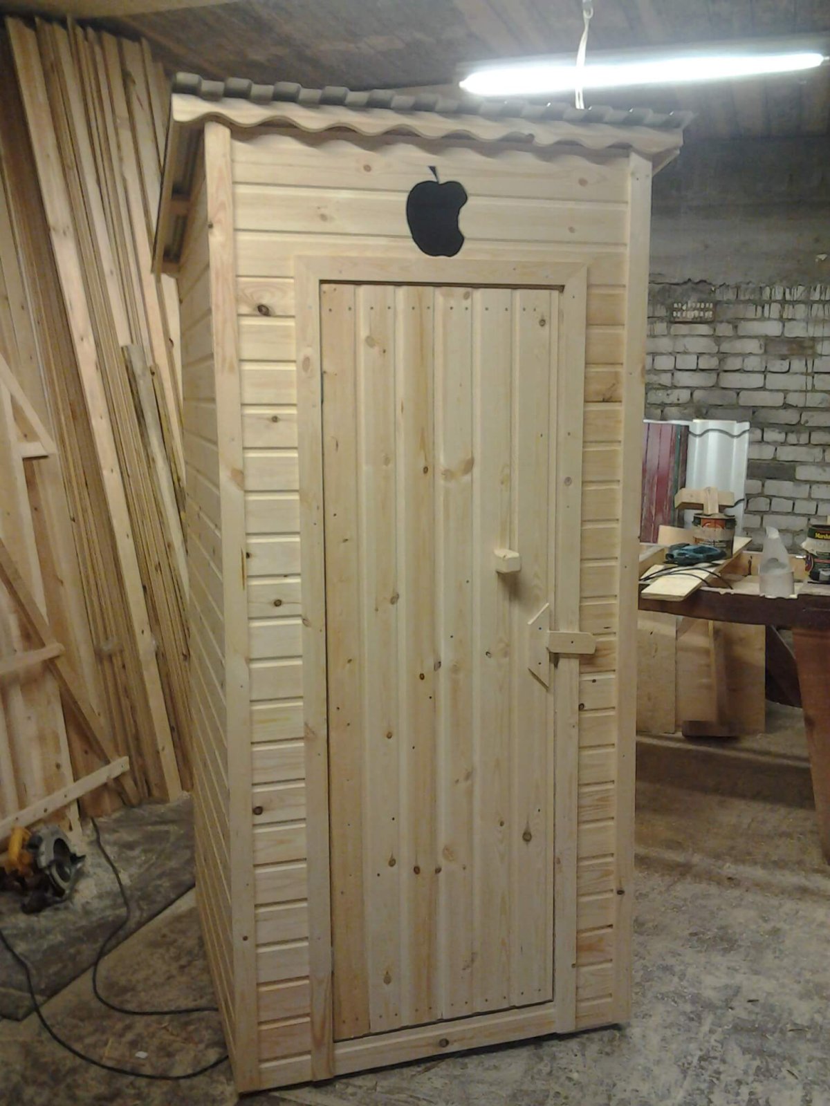 Дачный туалет из вагонки