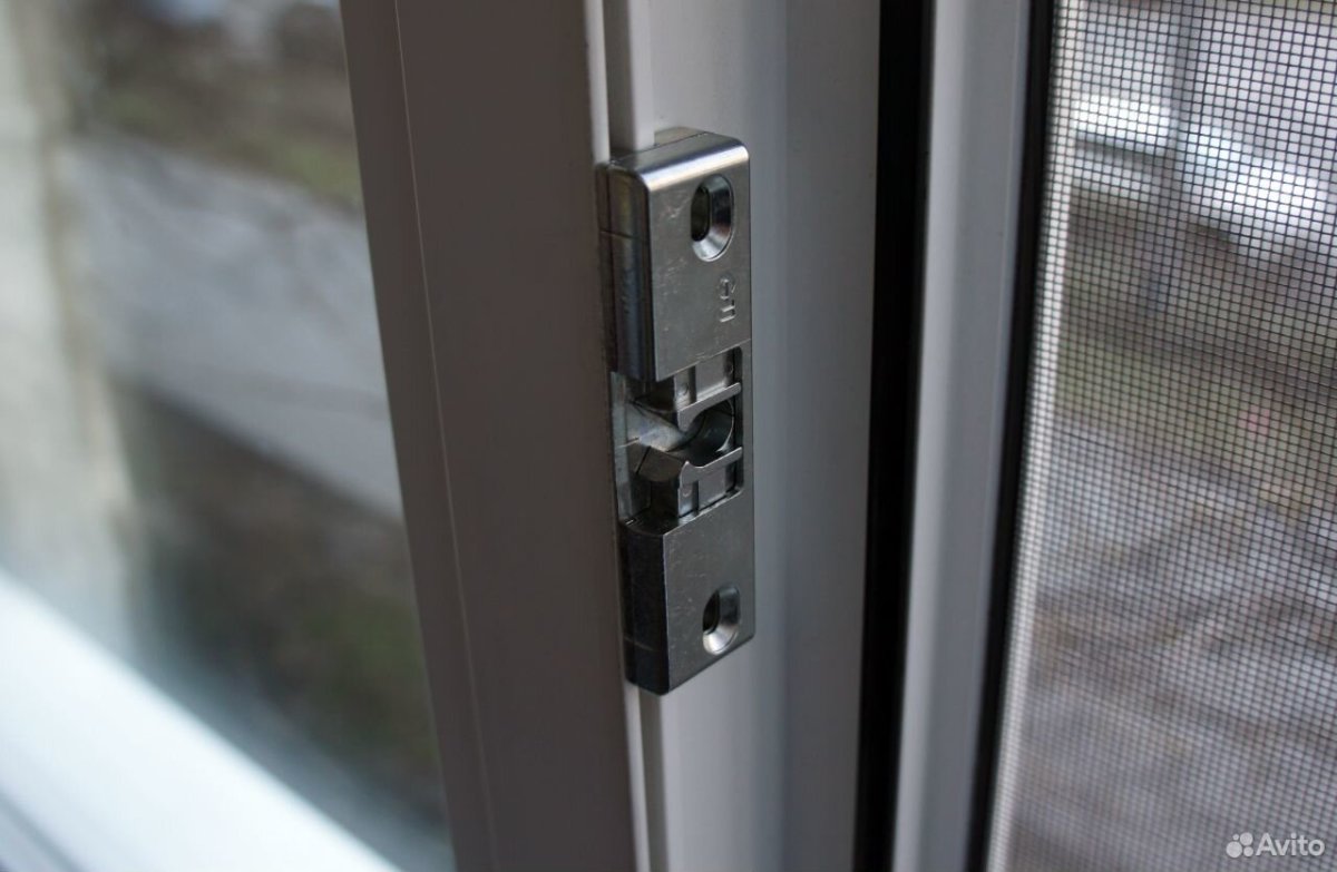 Магнитная балконная защелка Roto