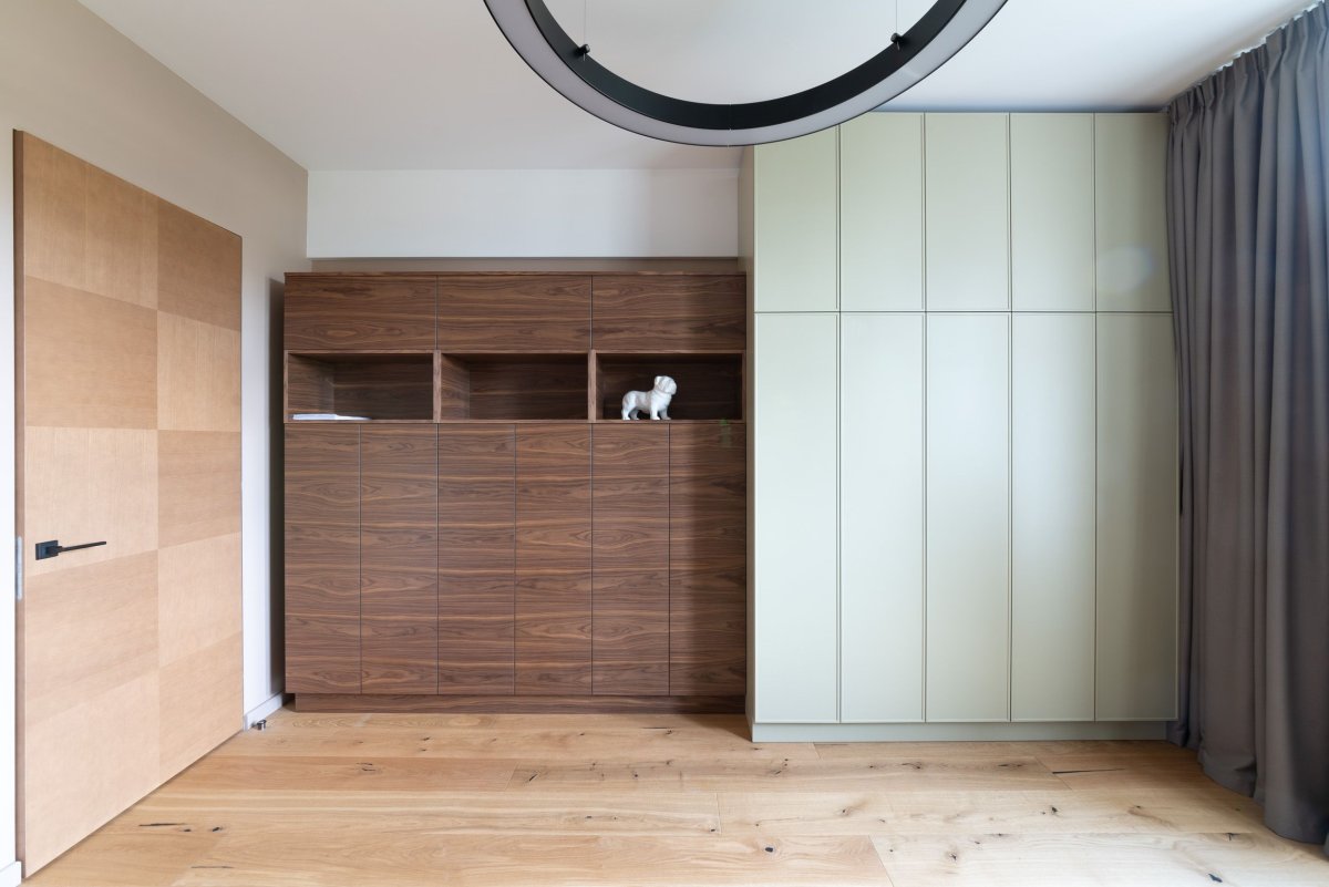 Дверь Гаражная в интерьере