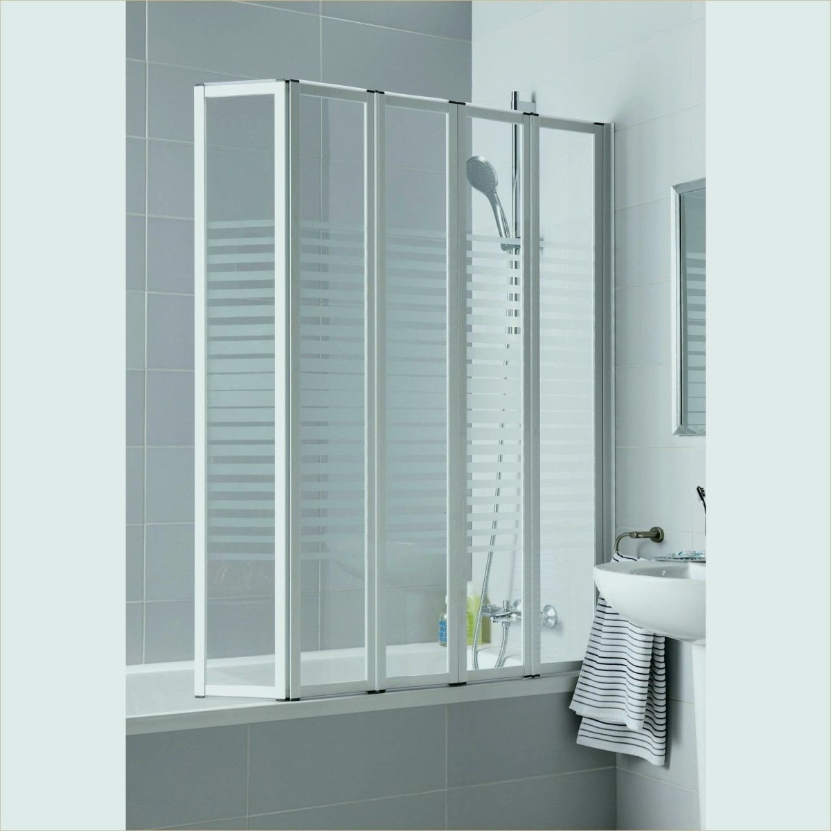 Раздвижные шторы для ванной