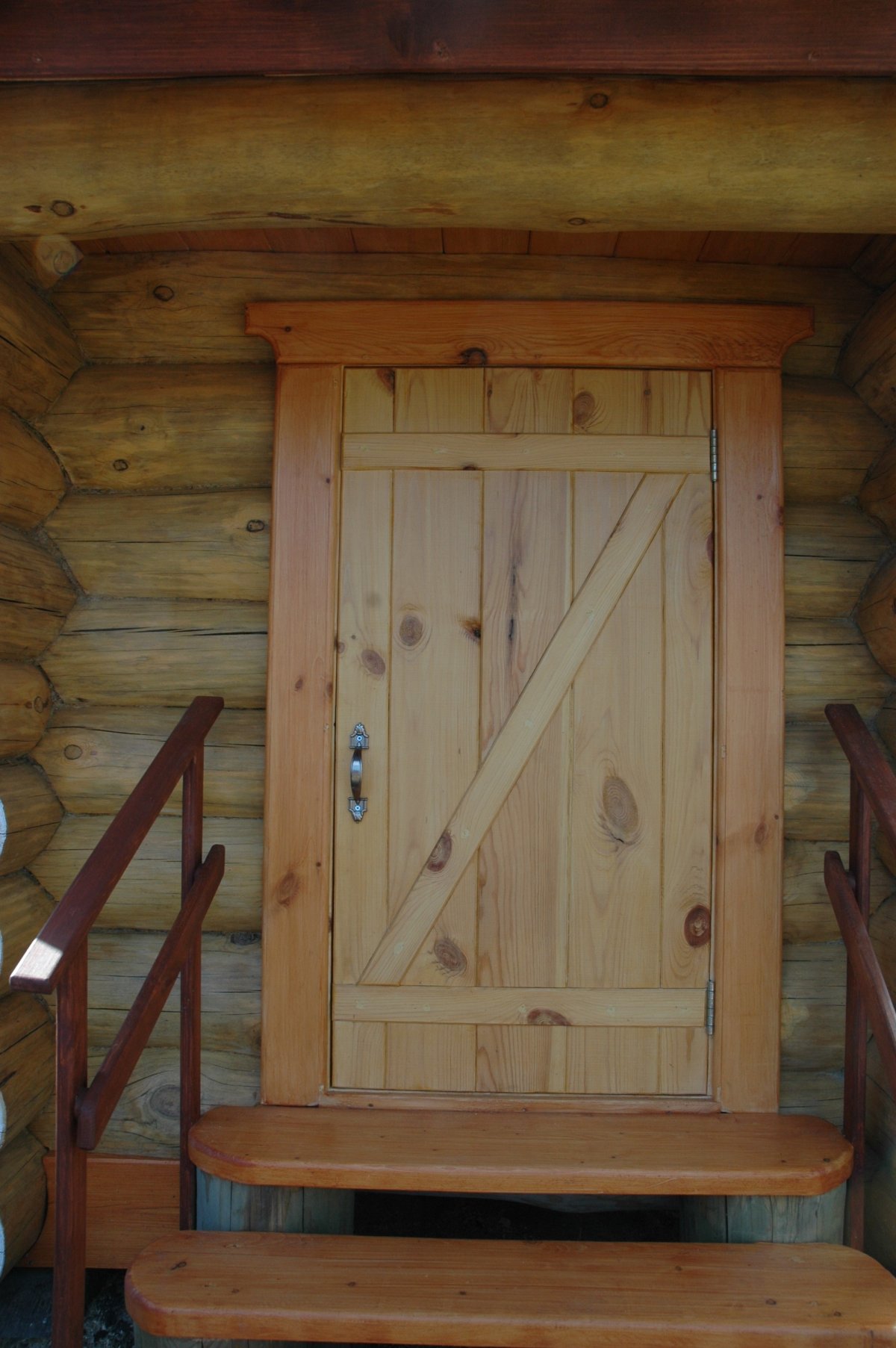 Дверь в предбанник