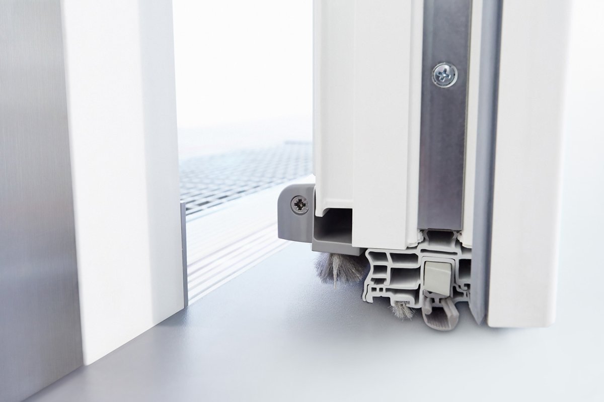 Алюминиевый порог Rehau 260000