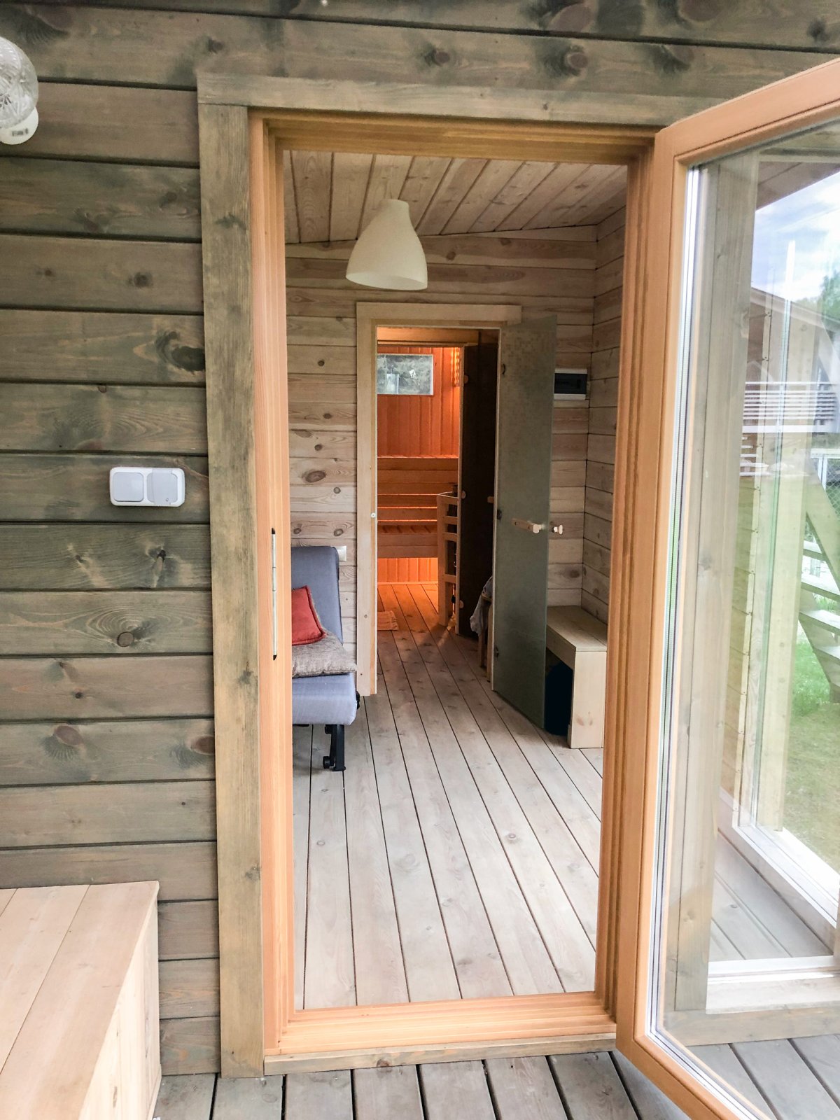 Окно в предбаннике