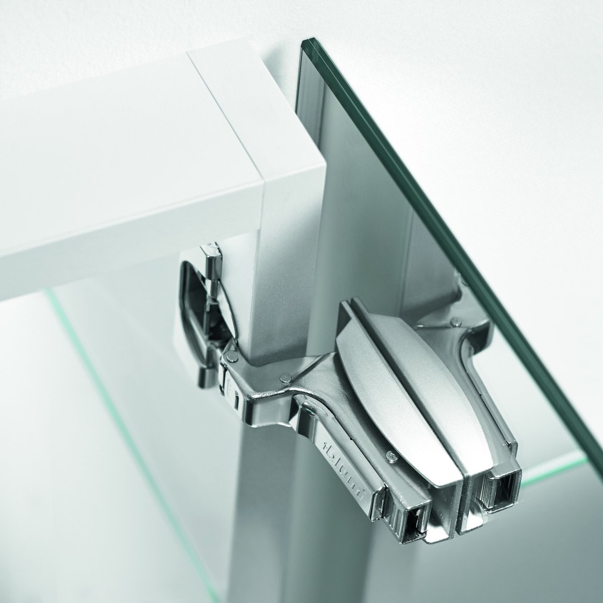 Петля Blum cristallo 110