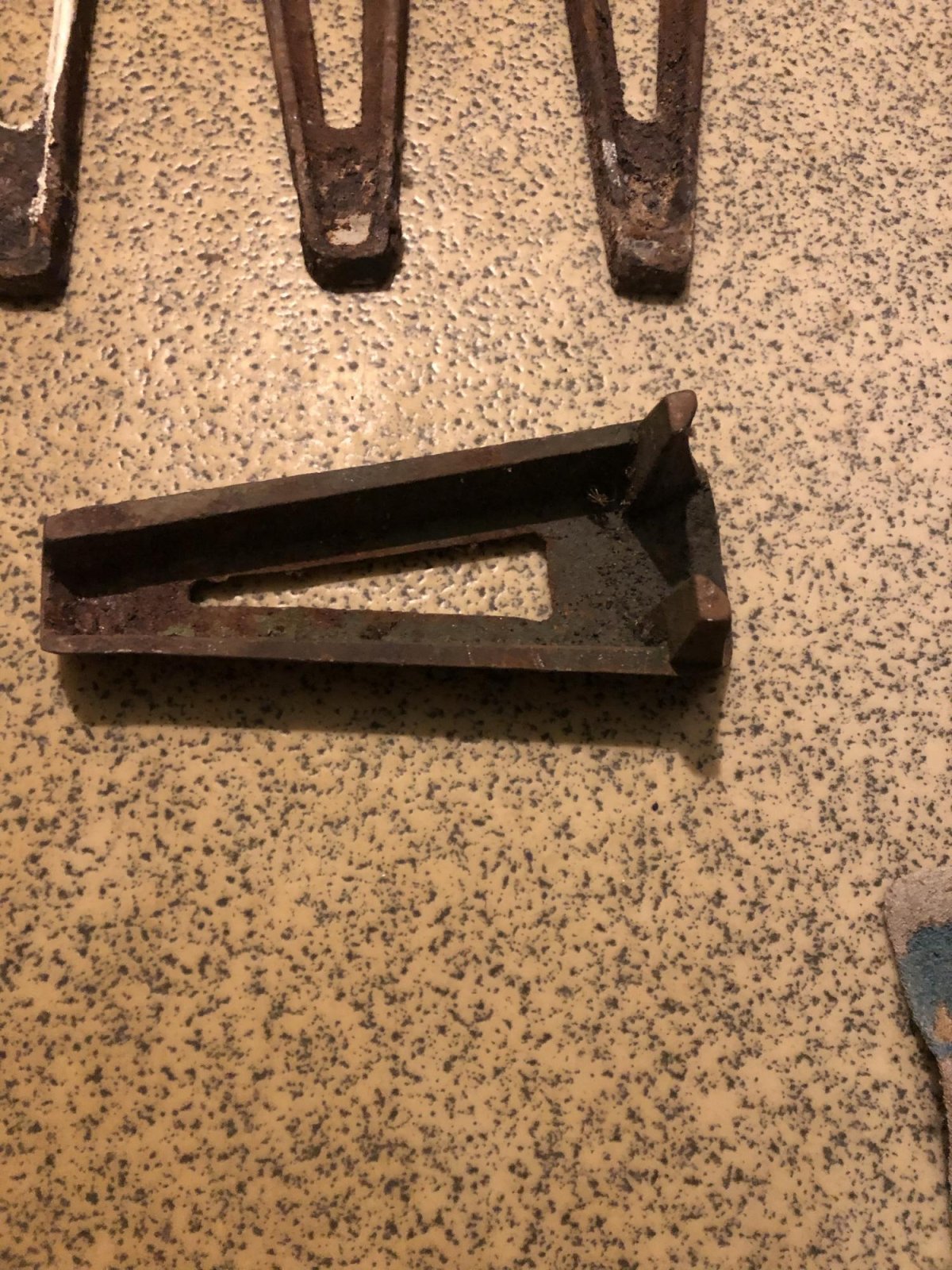 Ножки для чугунной ванны под Клин регулируемые