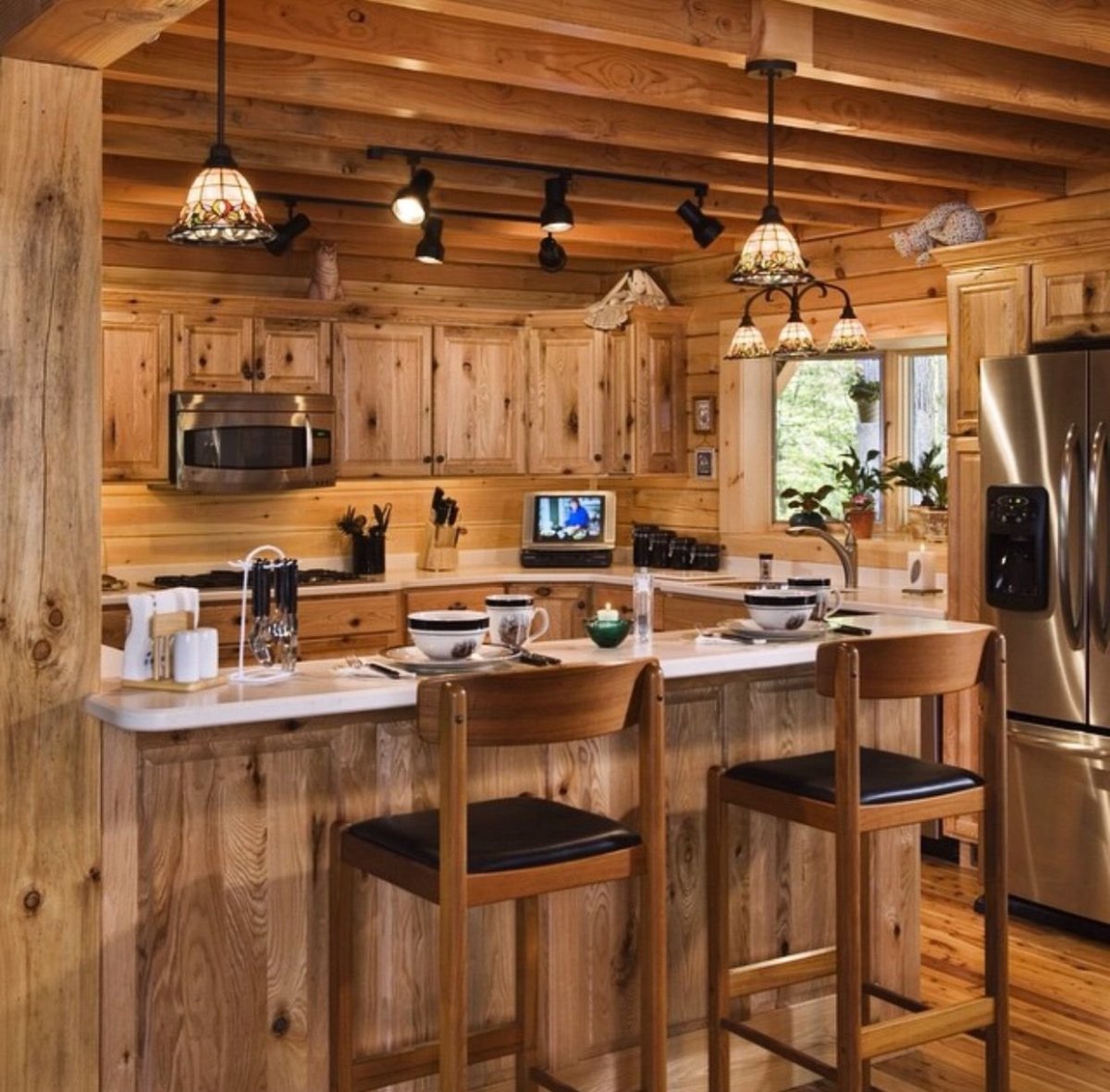 Кухня в деревянном стиле