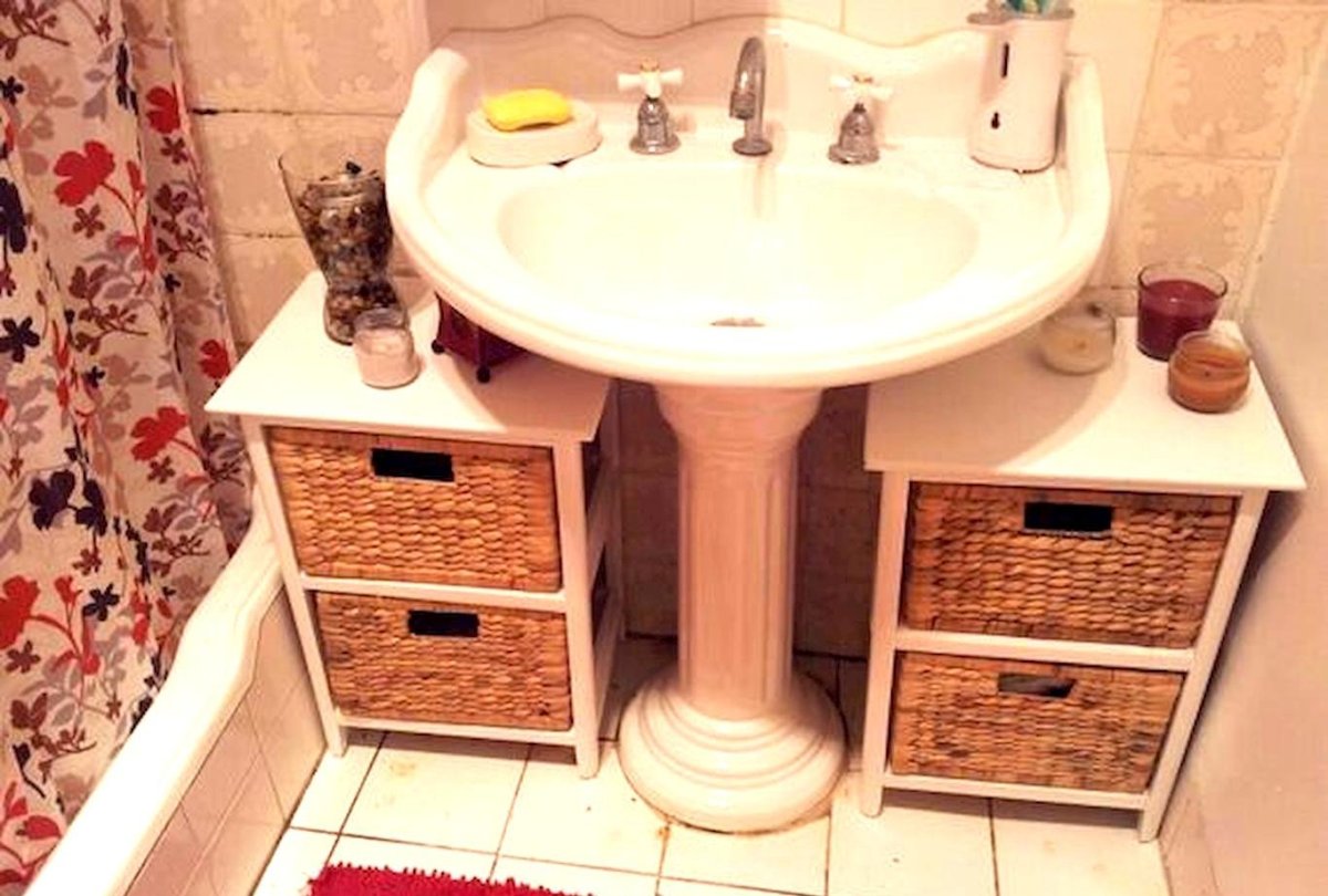 Полка в ванную под раковину