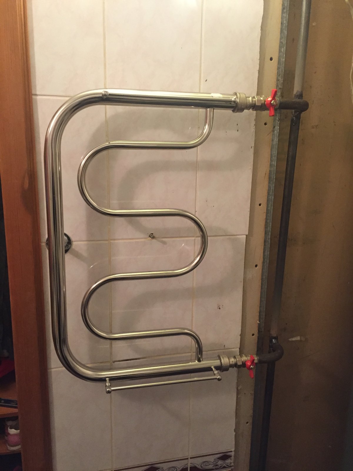 Монтаж полотенцесушителя Атлантик 400