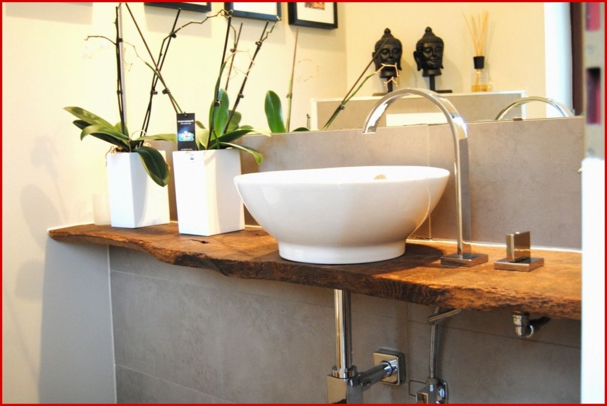 Накладная раковина на деревянной столешнице