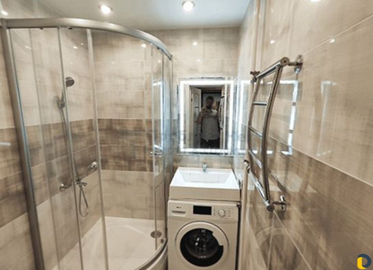 Ванная комната с душем в квартире