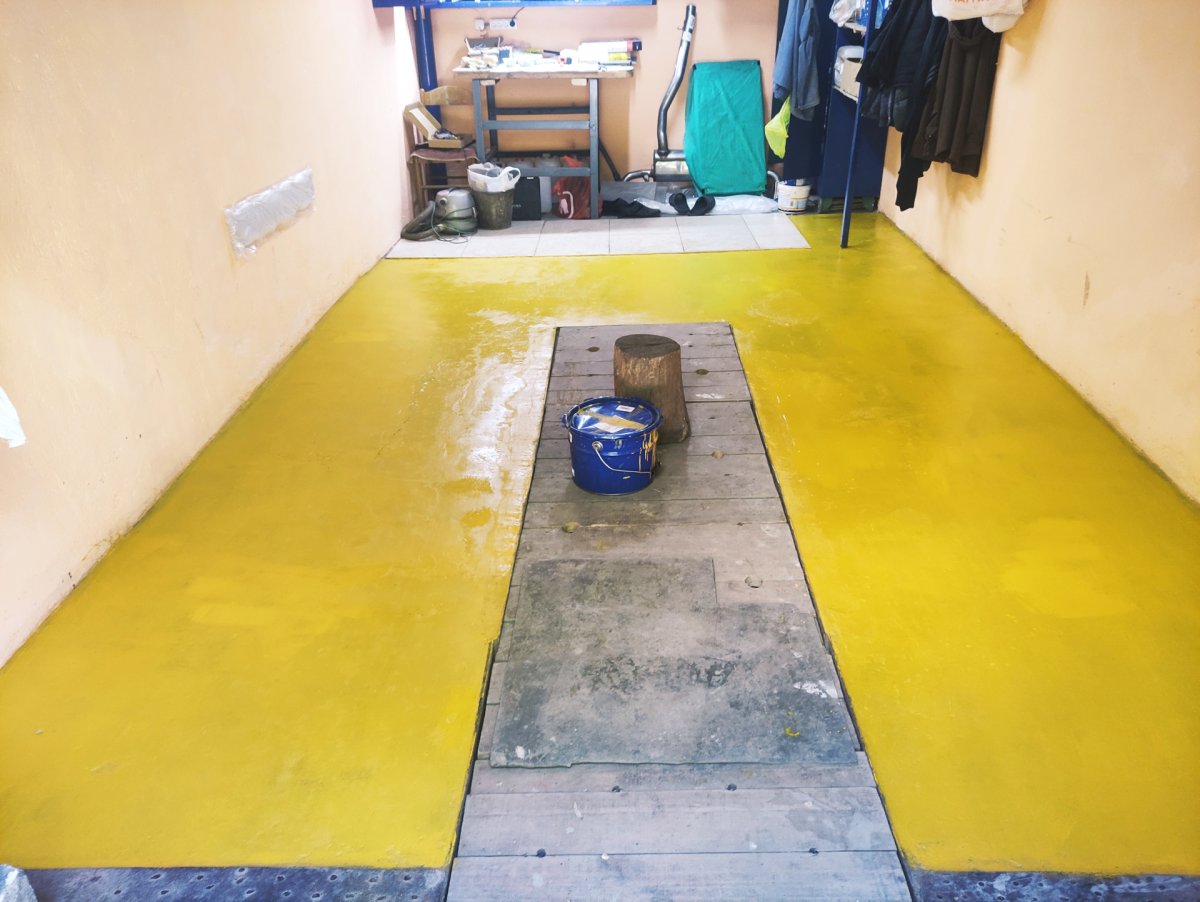 Окрашенный пол