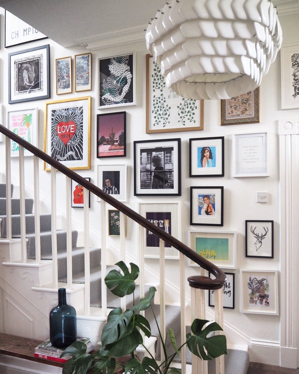 Лестница у стены