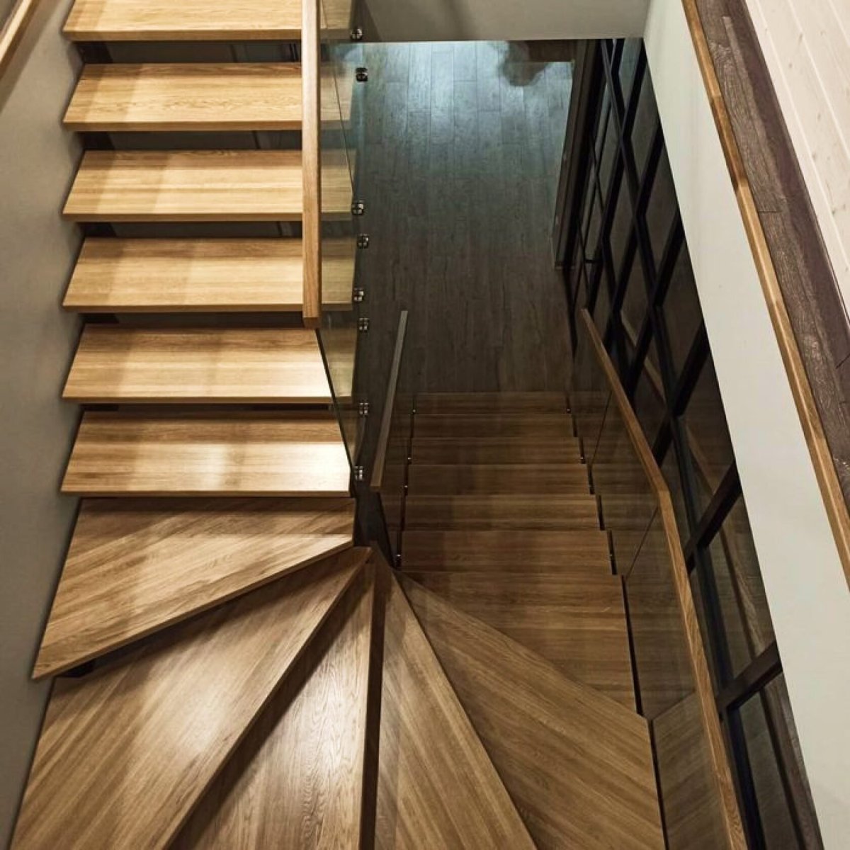 Лестница с 2 забежными ступенями