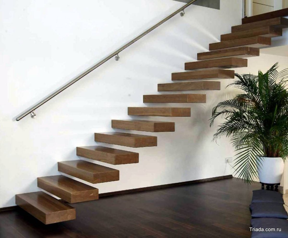 Лестница деревянная