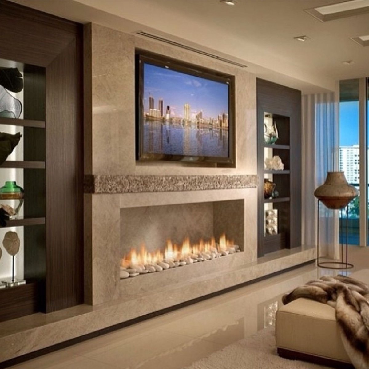 Встроенный камин в интерьере