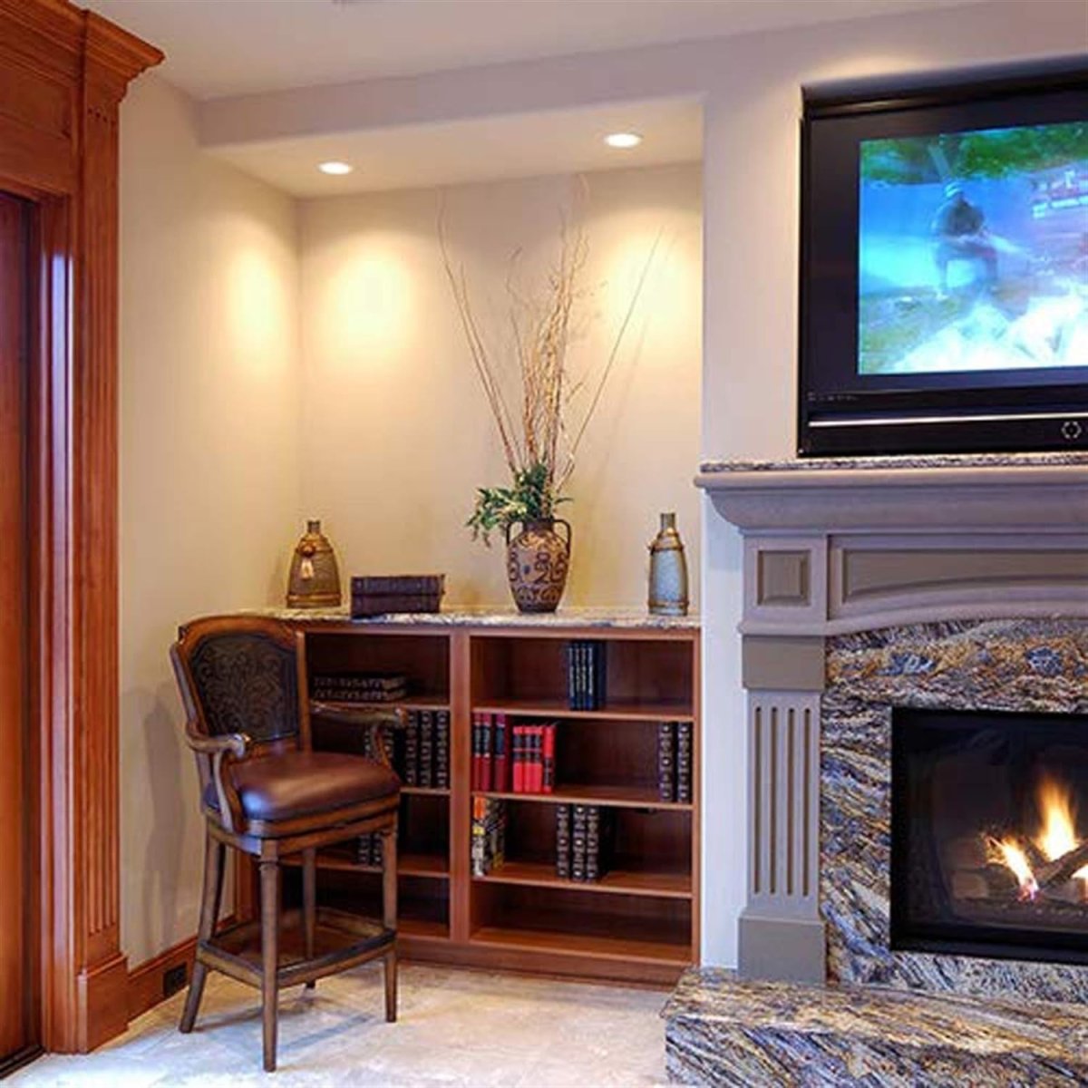 Электрический камин в интерьере гостиной