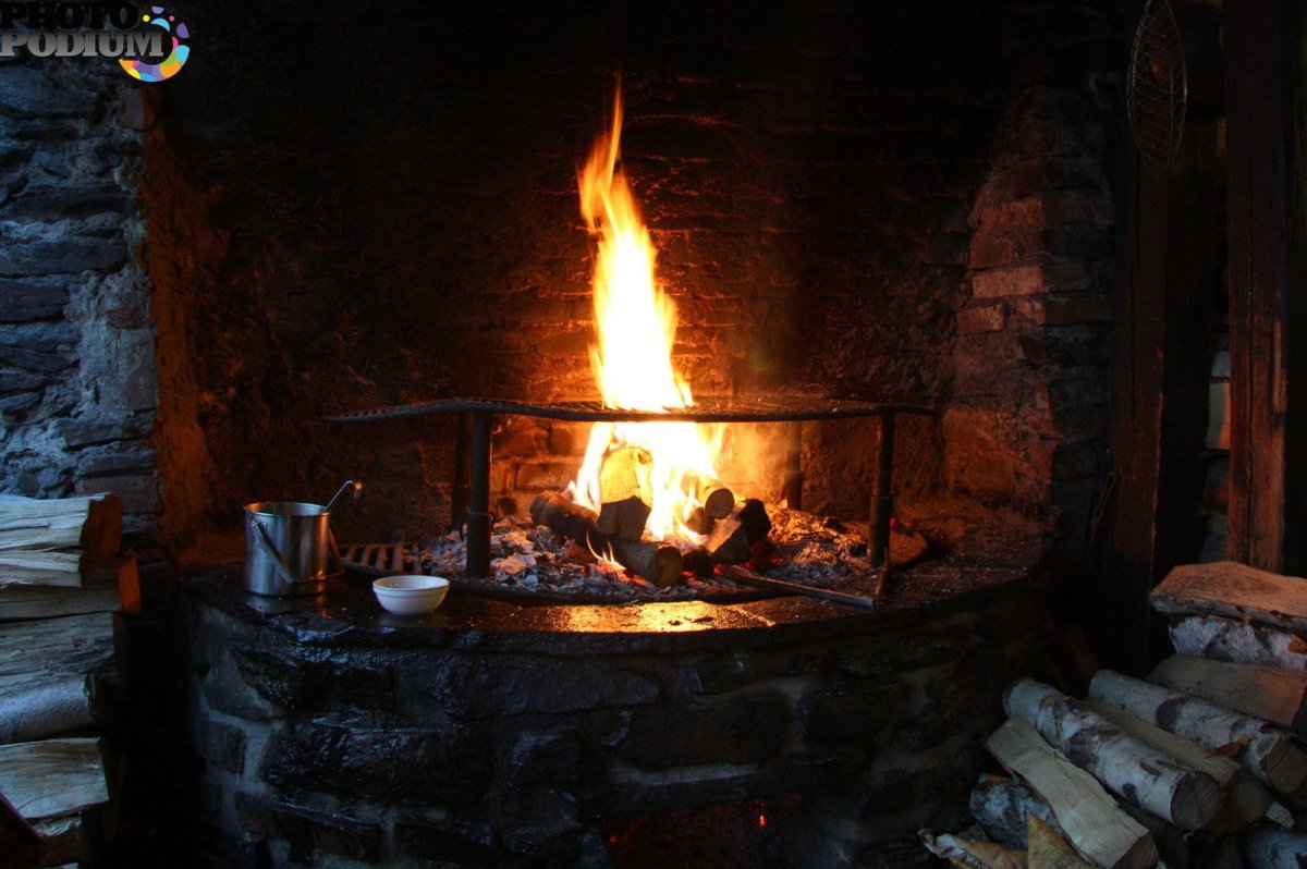 Камины древности