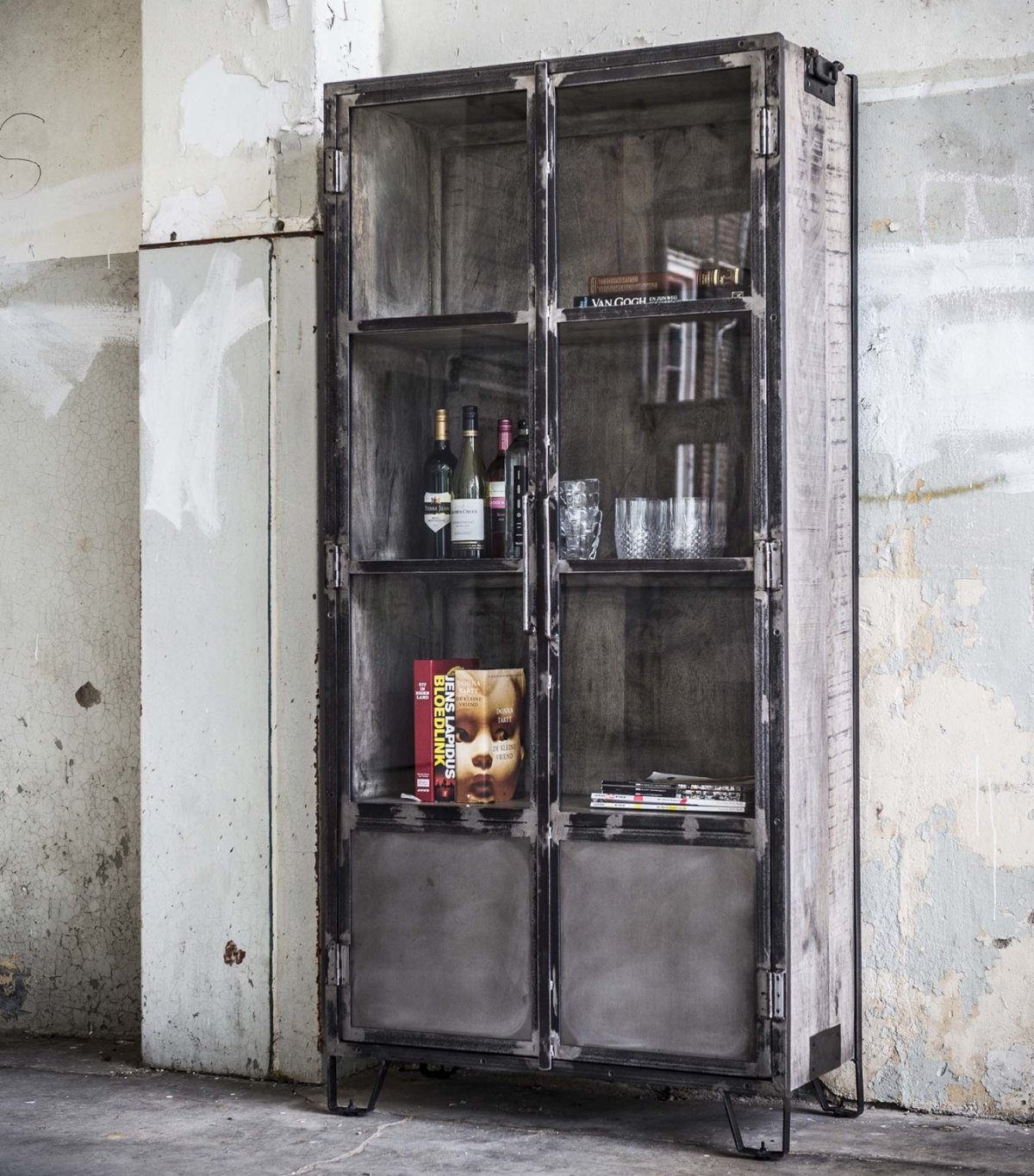 Буфет витрина в стиле лофт