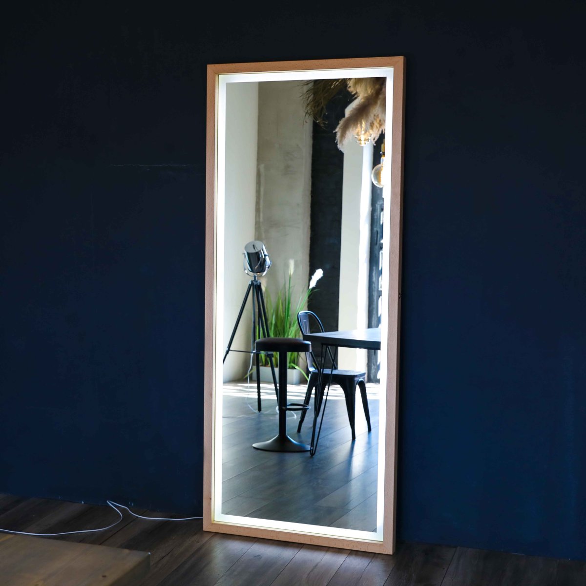 Зеркало с подсветкой напольное