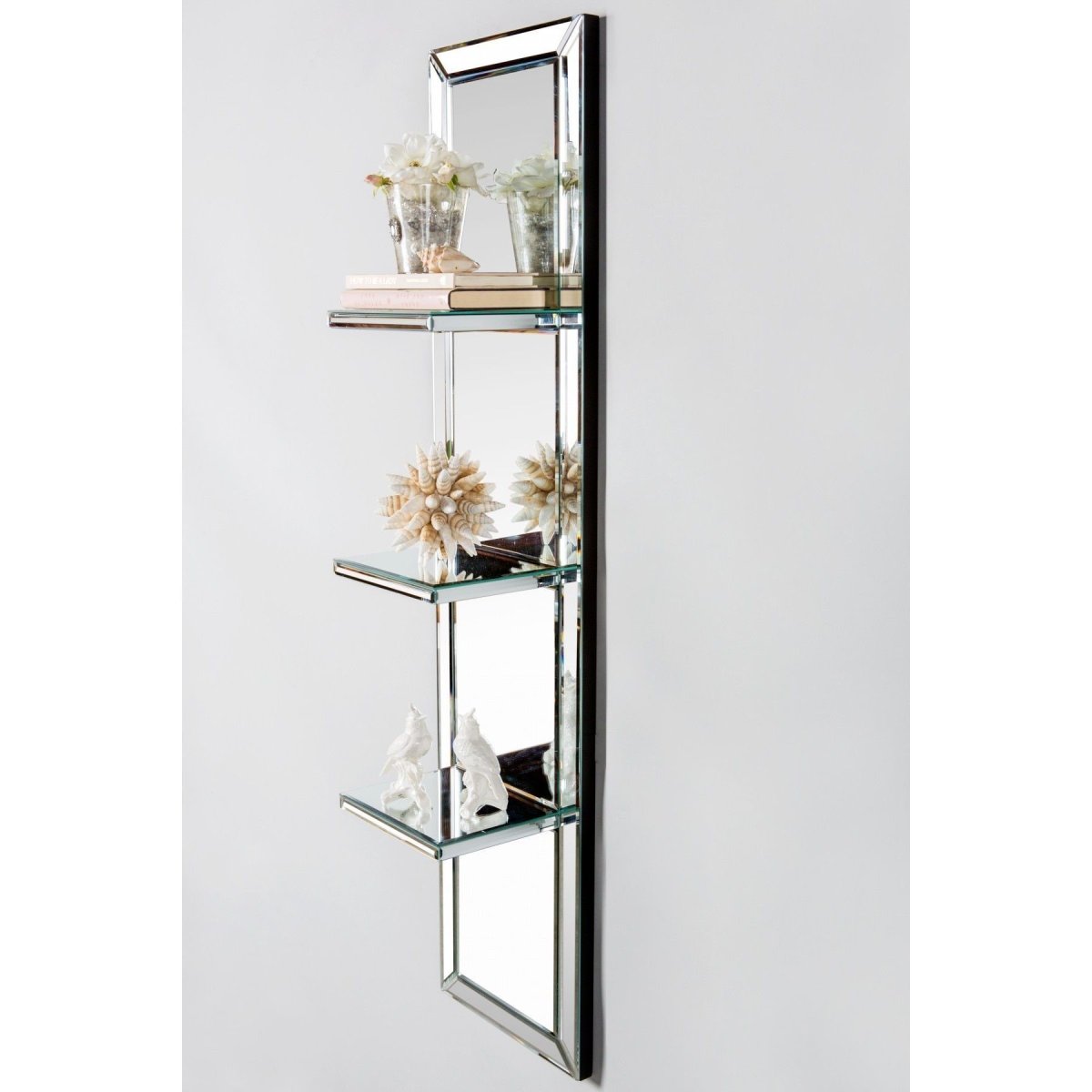 Зеркало с полкой