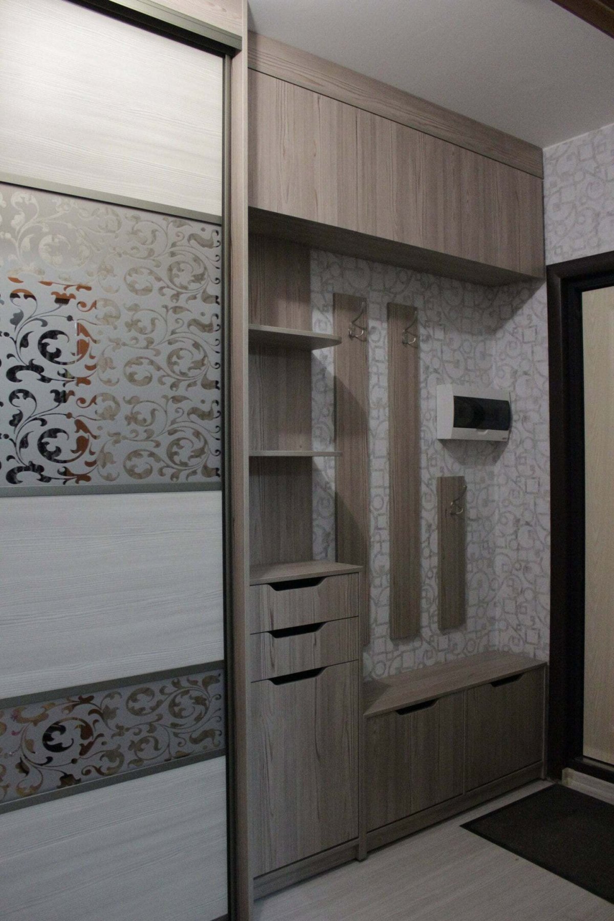 Шкаф-купе в коридоре-прихожей