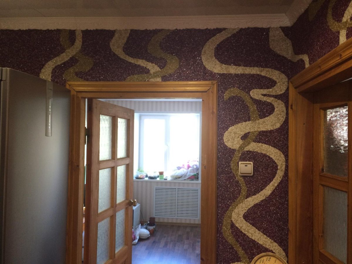 Отделка прихожей жидкими обоями