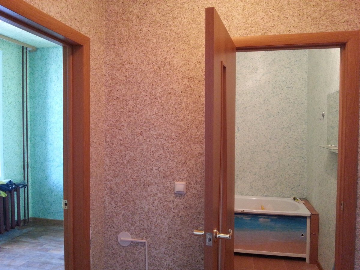 Жидкие обои для стен в коридоре