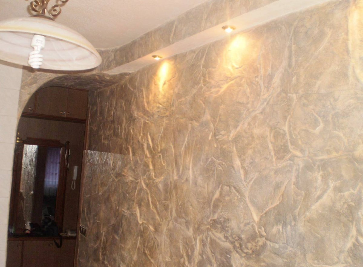 Декоративная штукатурка в коридоре