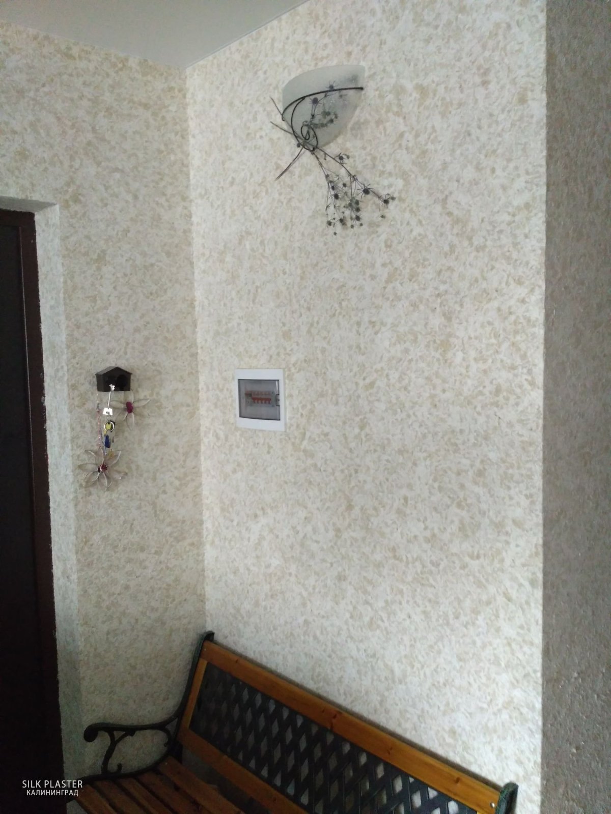 Жидкие обои для стен в коридоре