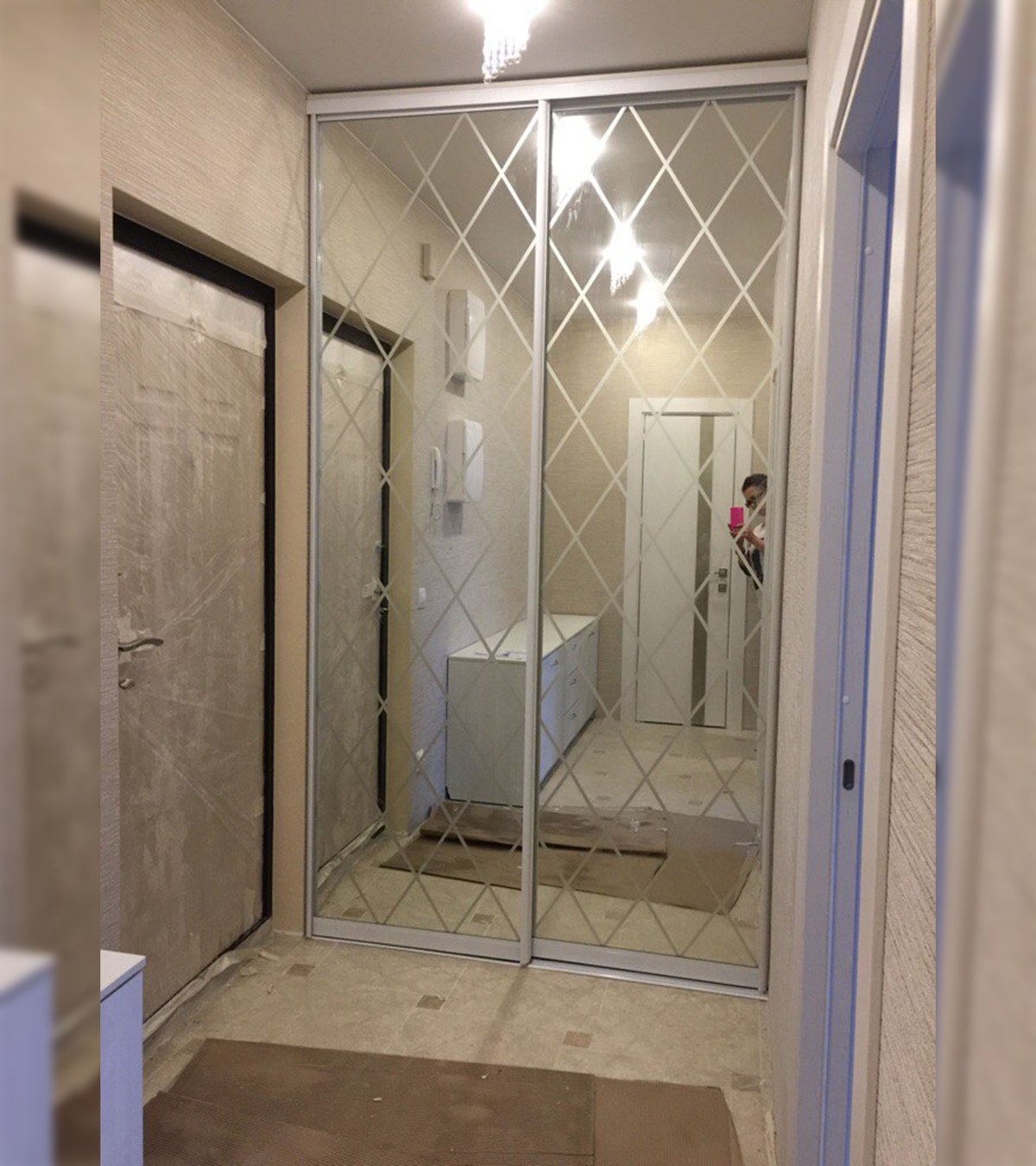 Зеркальный шкаф в прихожую