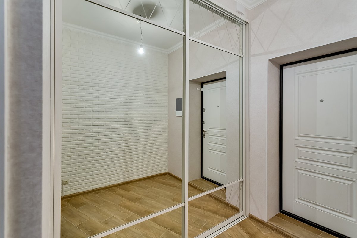 Встроенные шкафы в коридор