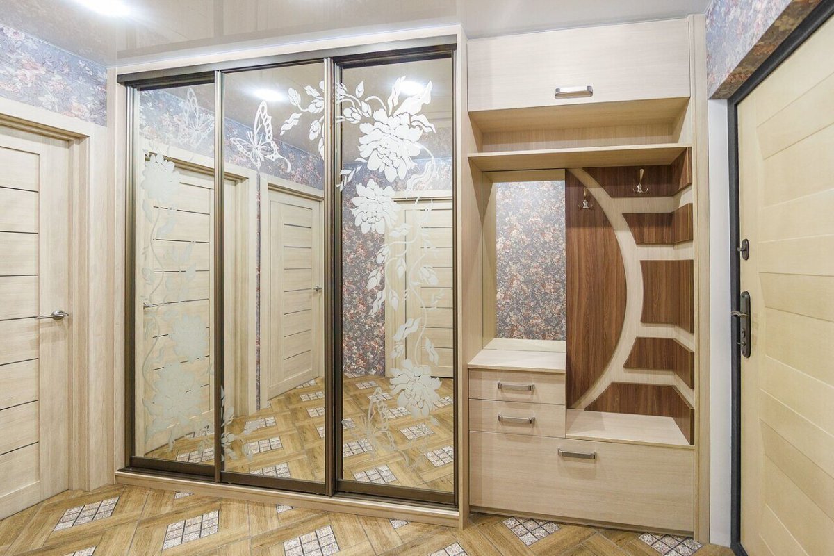 Шкаф в прихожую