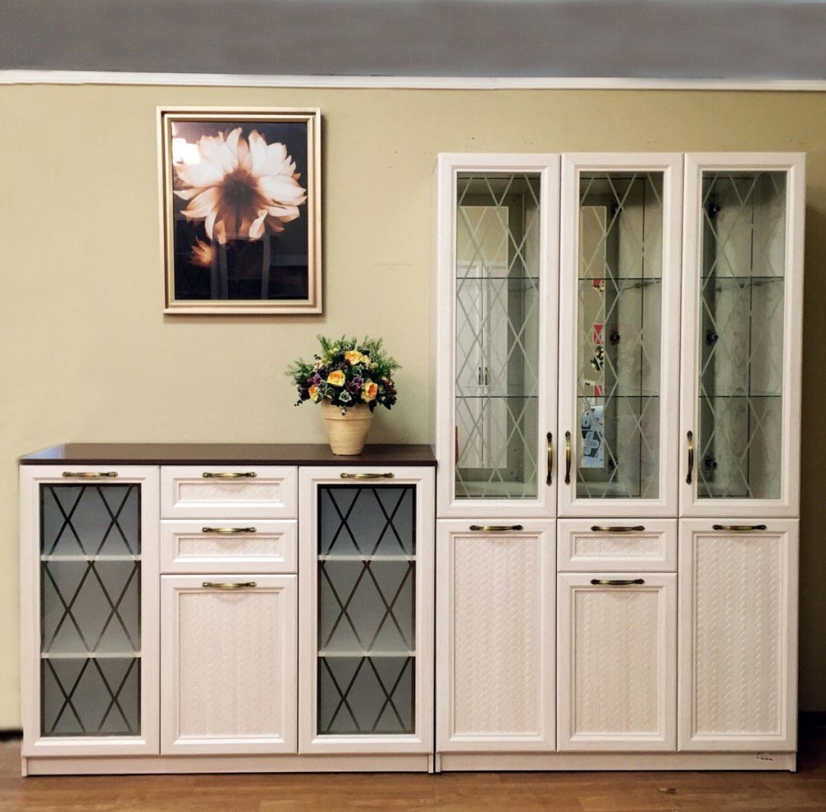 Комод Александрия Велес