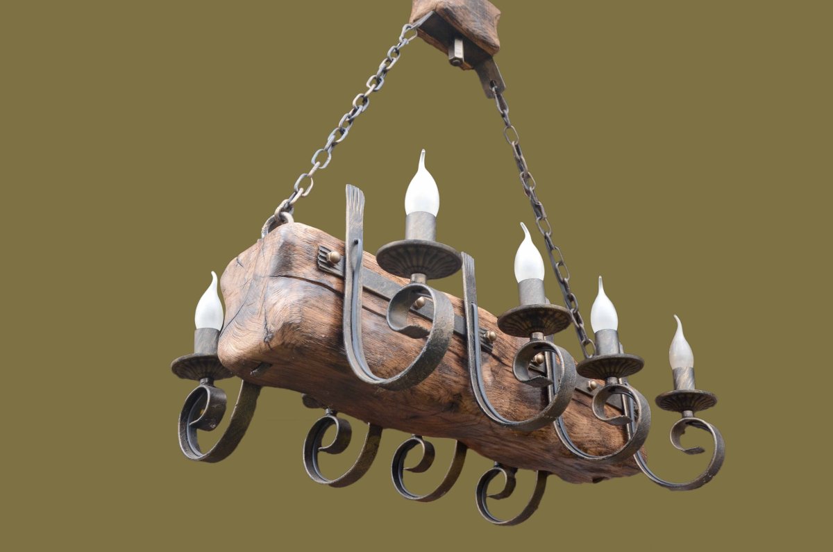 Кованная люстра на цепях