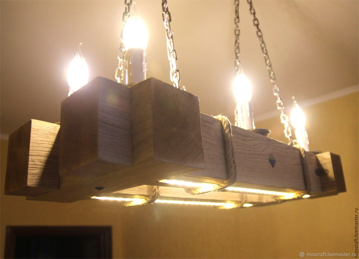 Светильник из дерева