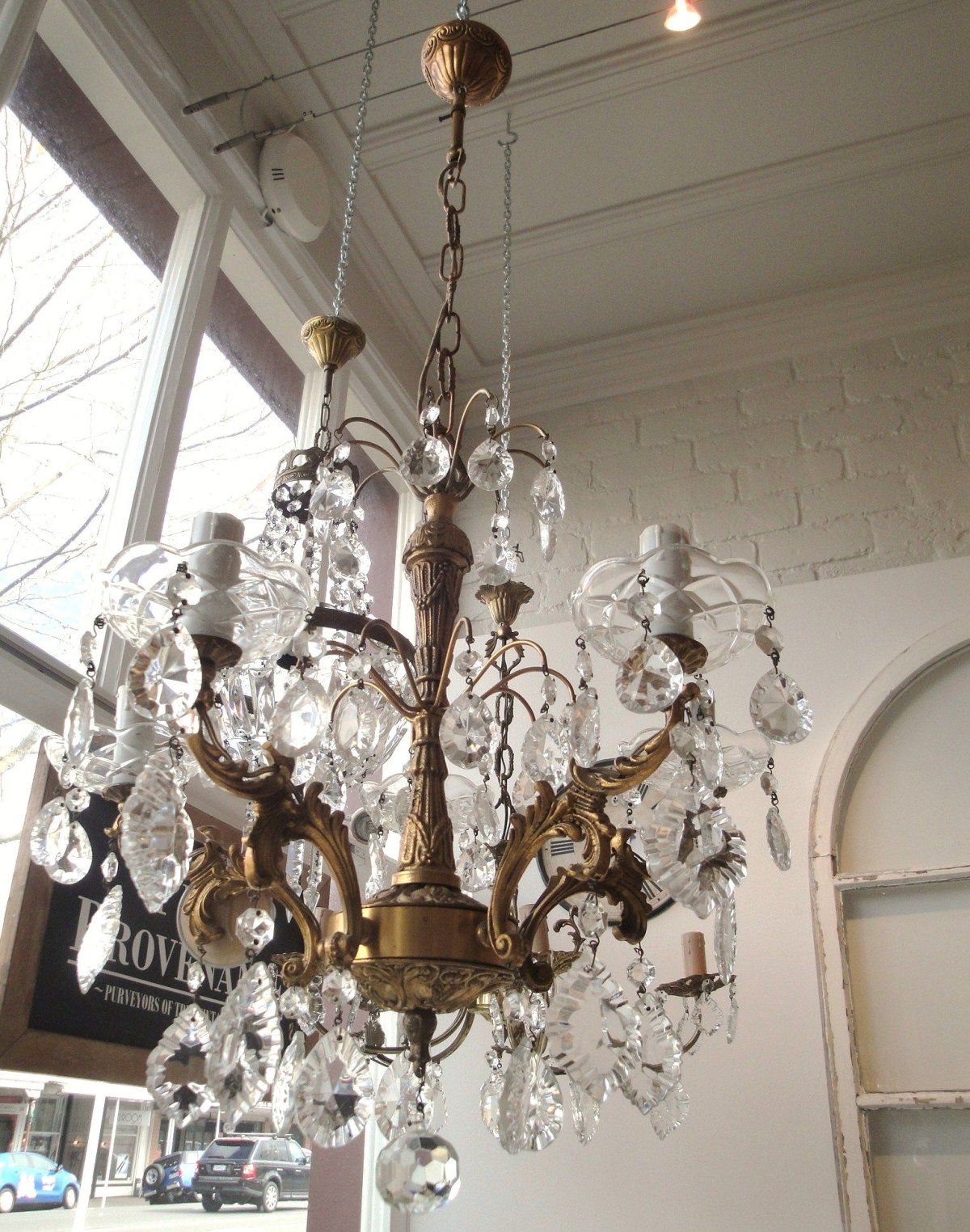 Люстра во французском стиле