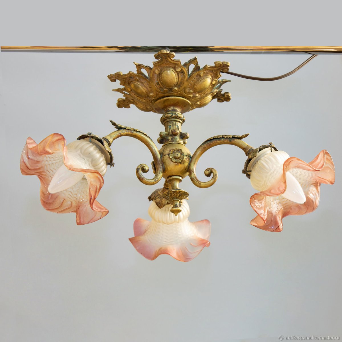 Светильники из цветного стекла