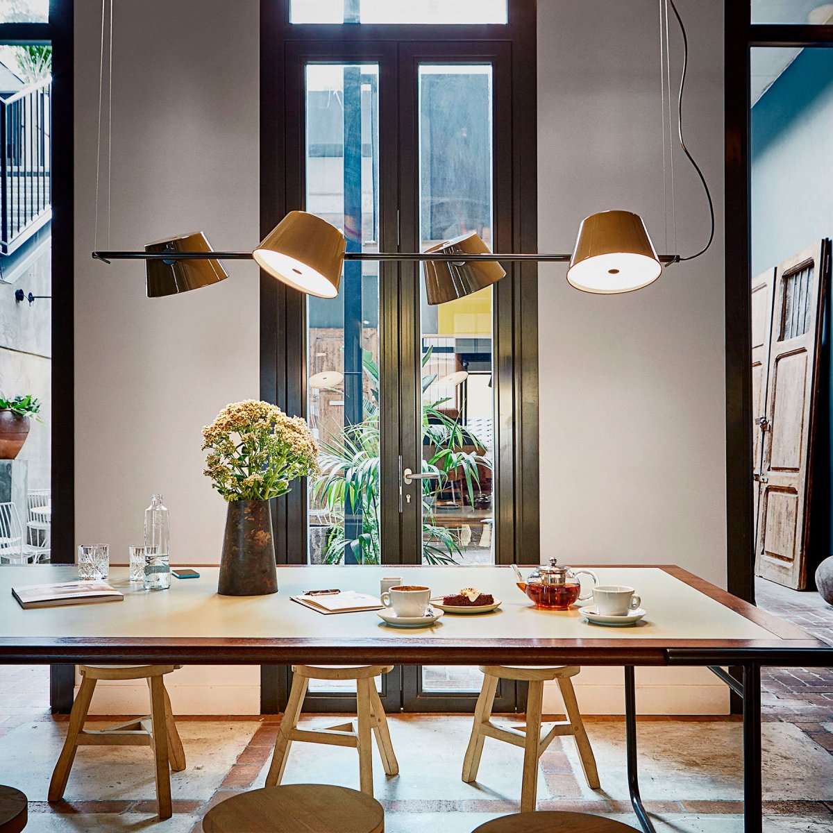 Подвесные светильники для кухни над столом