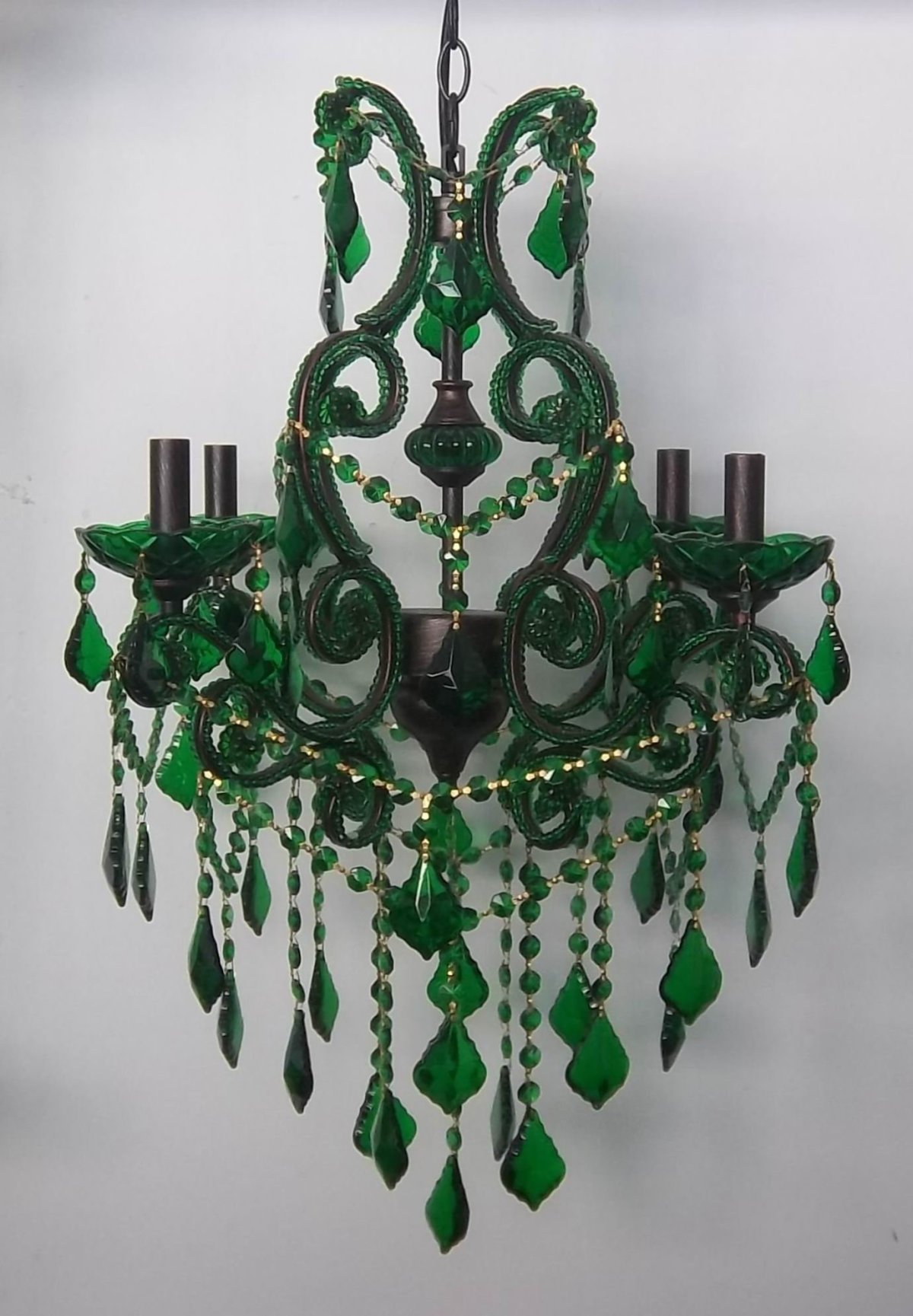 Люстра зеленая