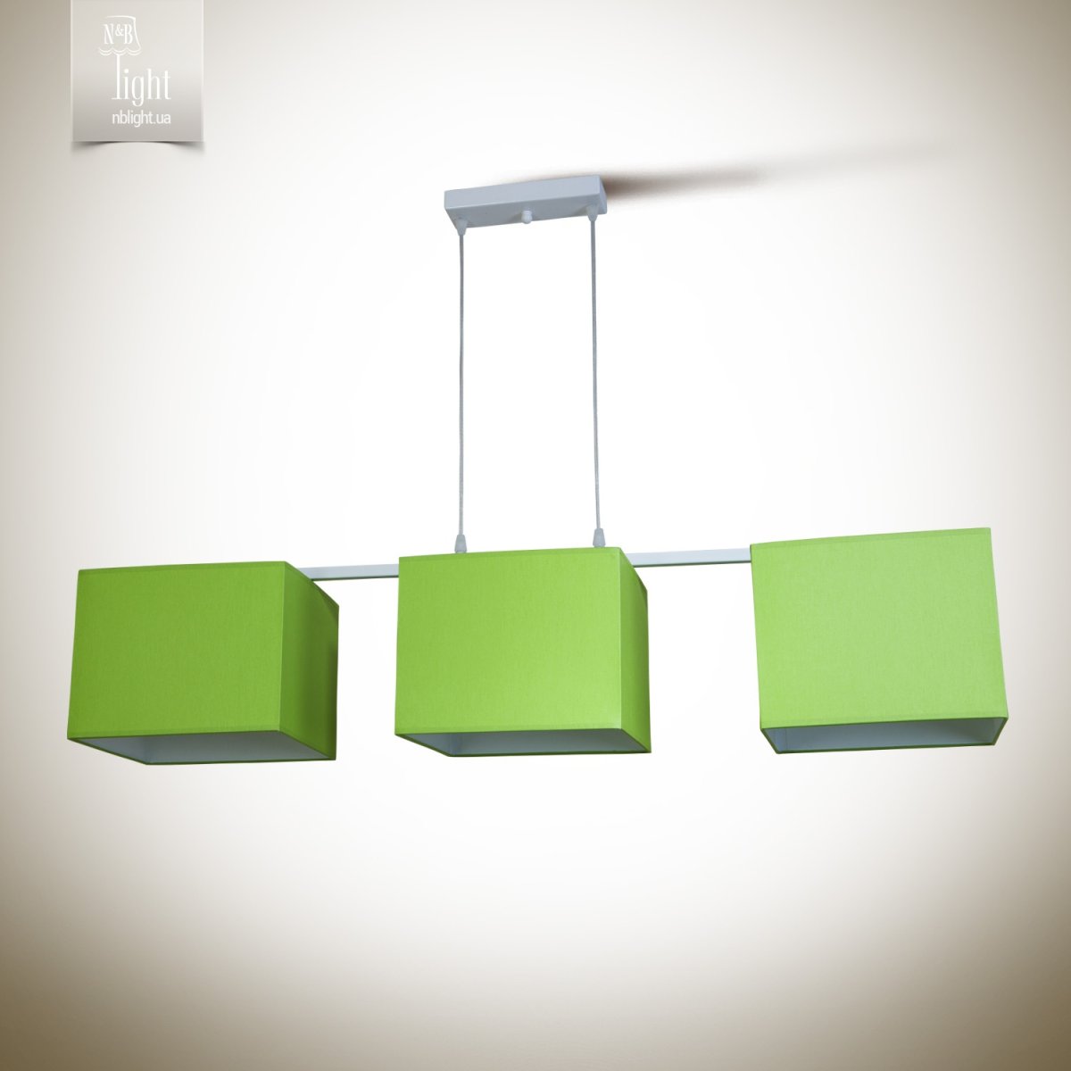 Люстра зеленого цвета