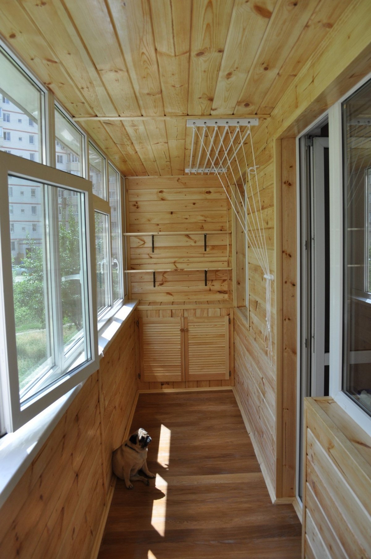 Отделка балкона вагонкой