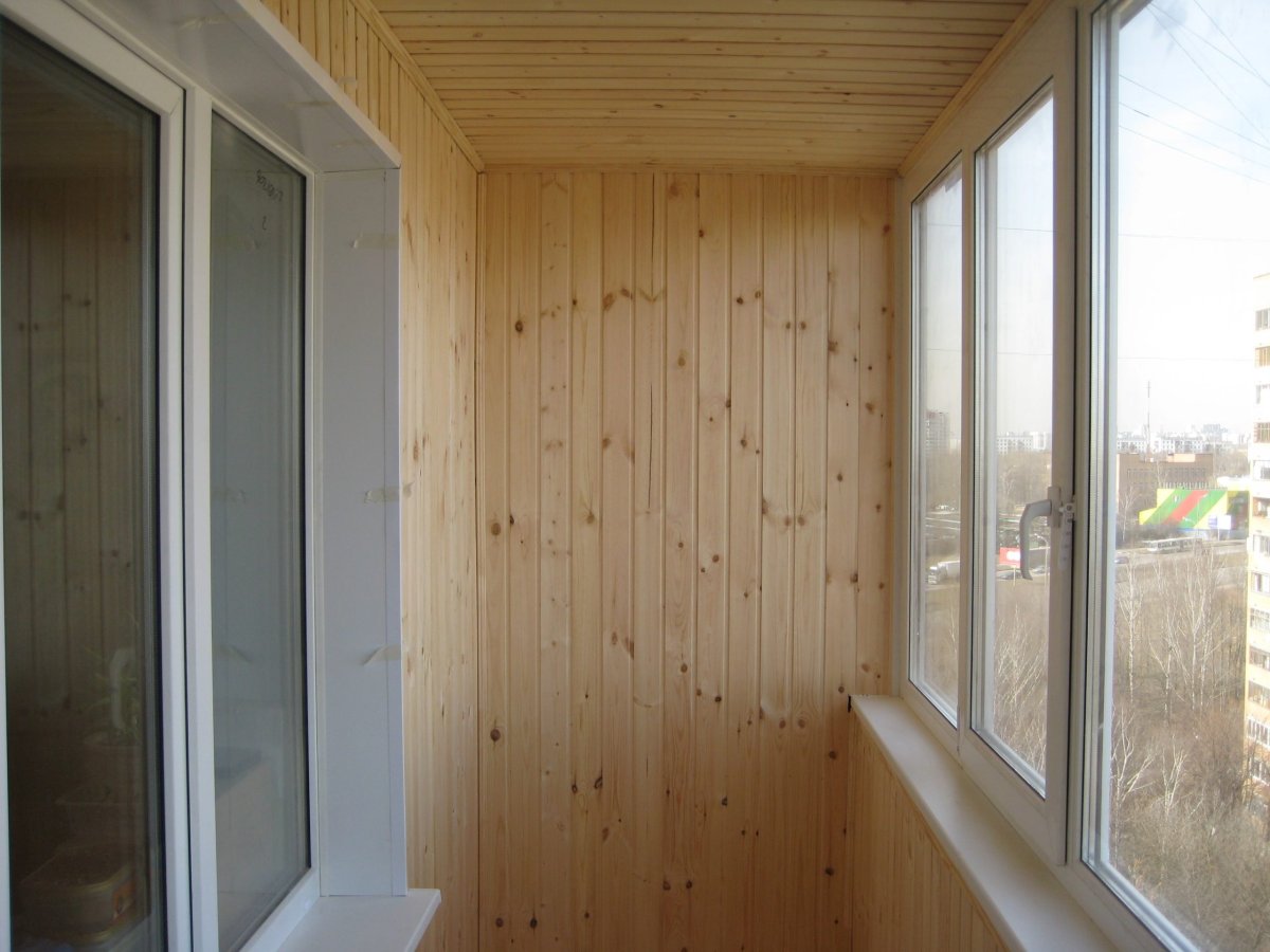 Отделка лоджии вагонкой